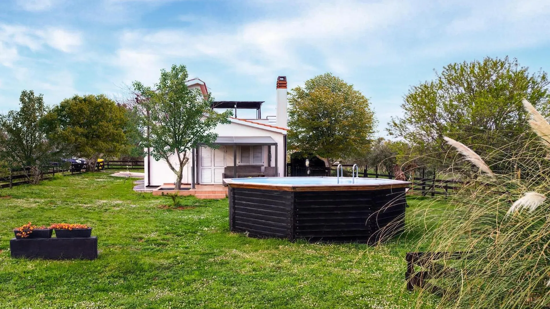 Beautiful Home In Marcana With Wifi