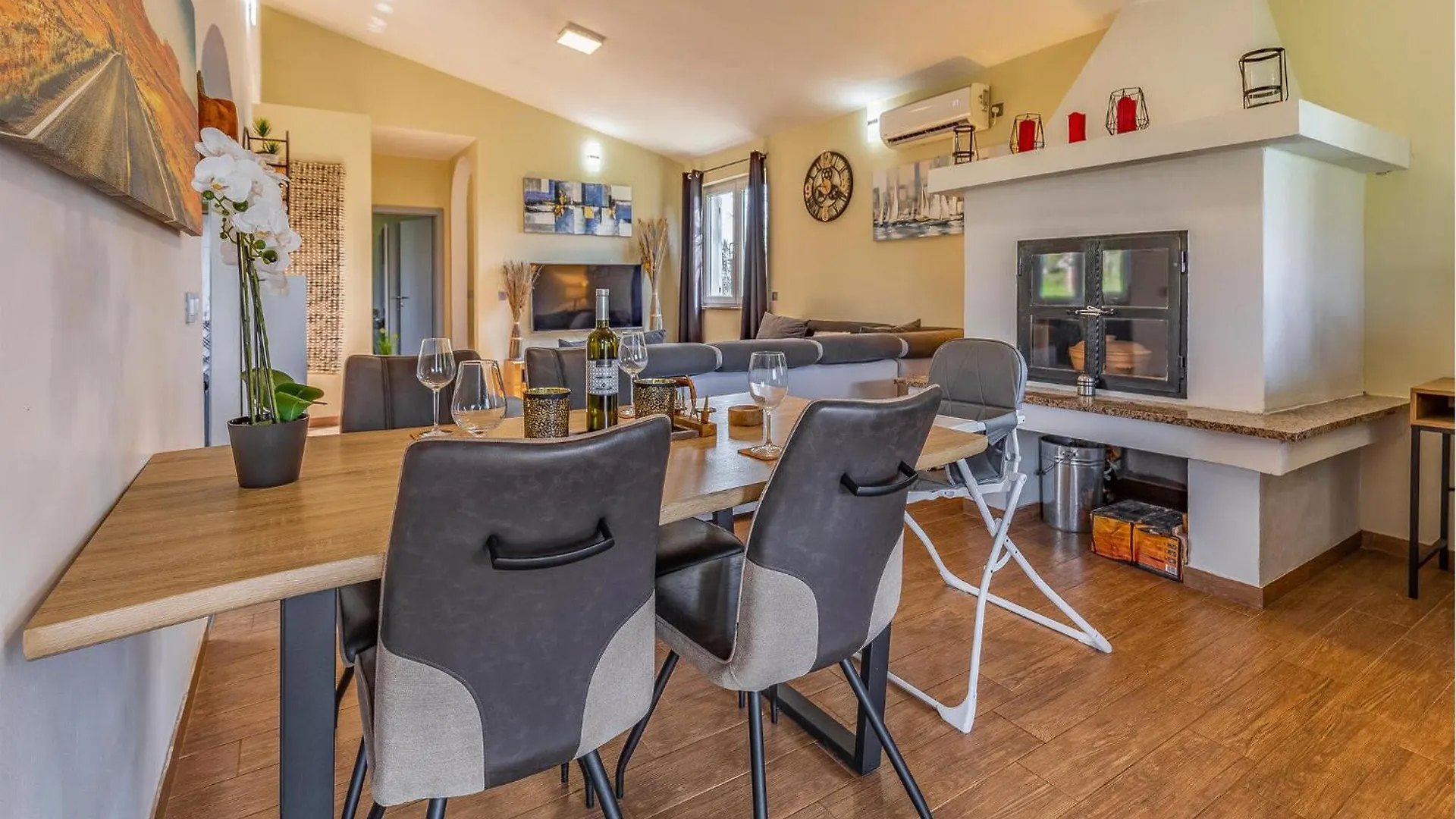Beautiful Home In Marcana With Wifi 0*,