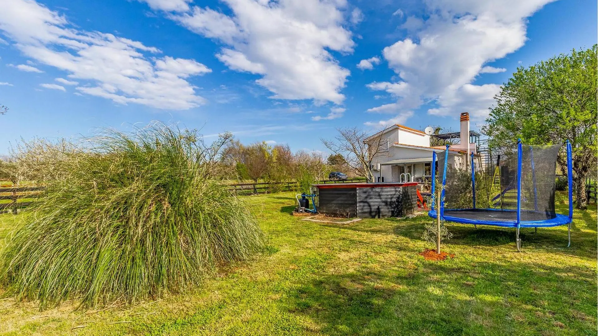Beautiful Home In Marcana With Wifi